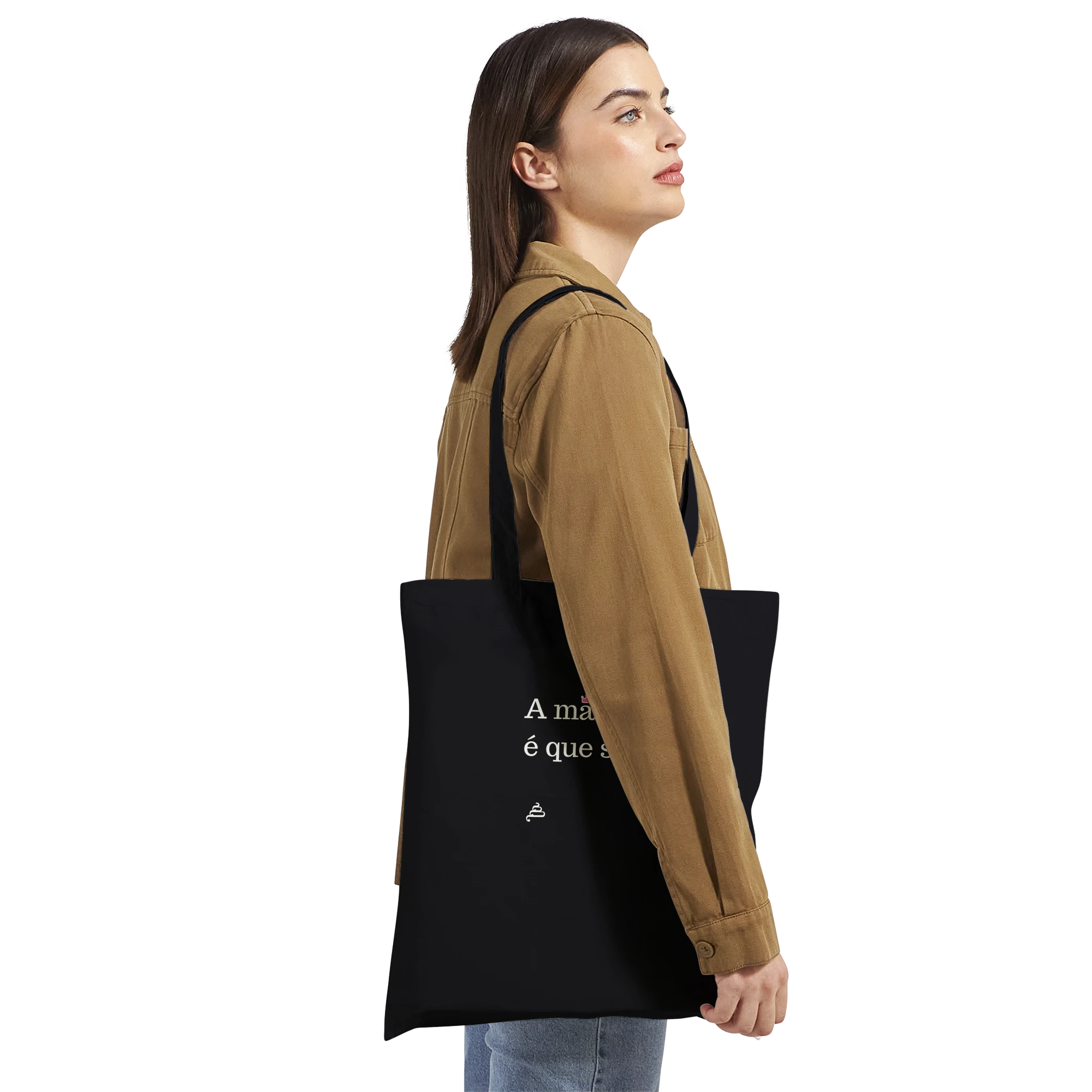 mulher de lado a usar tote bag a mãe é que sabe