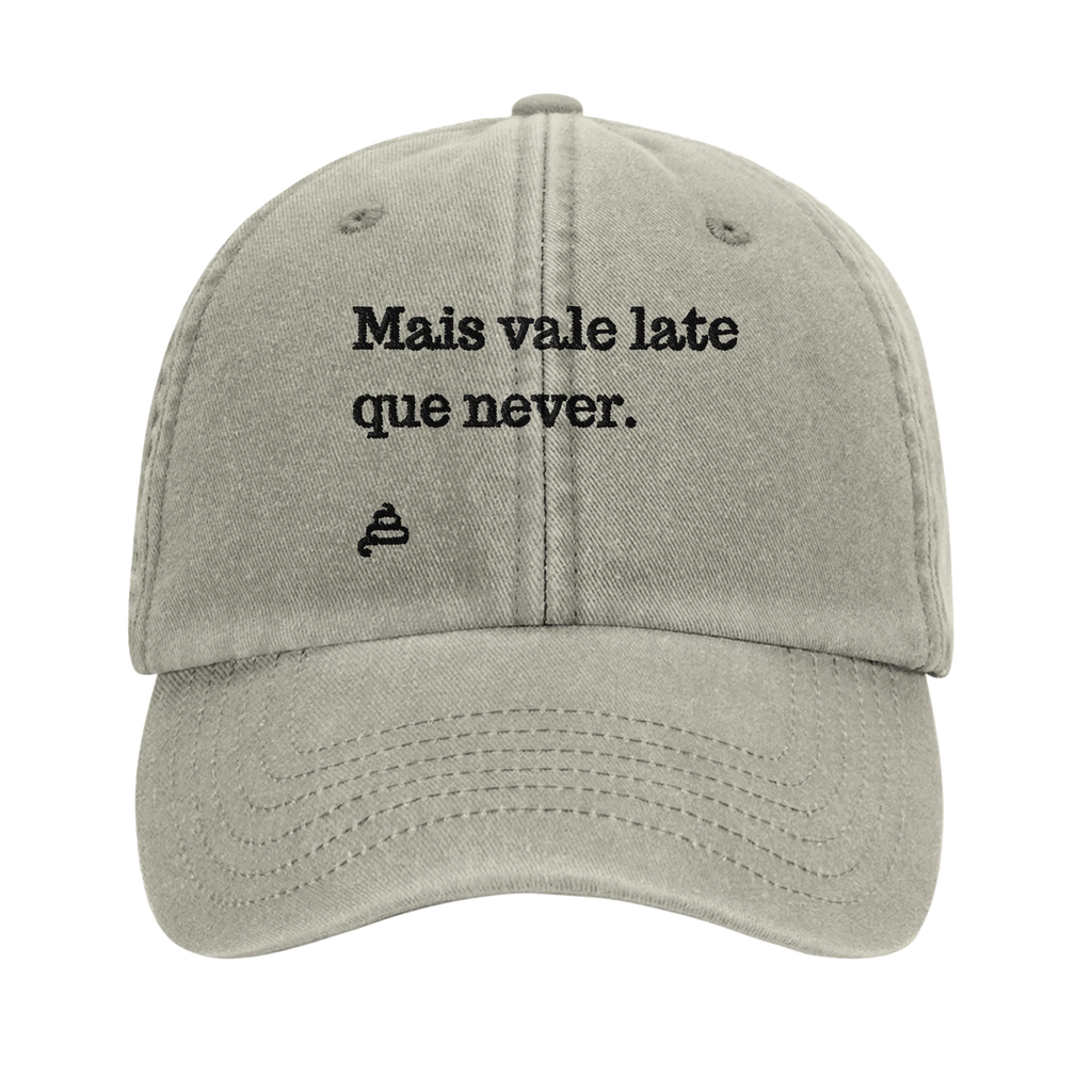 bone vintage grisalho bordado Mais vale late que never poesia coco